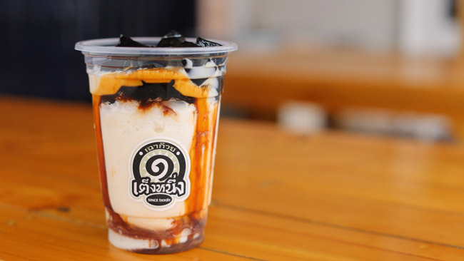 Grass jelly with milk