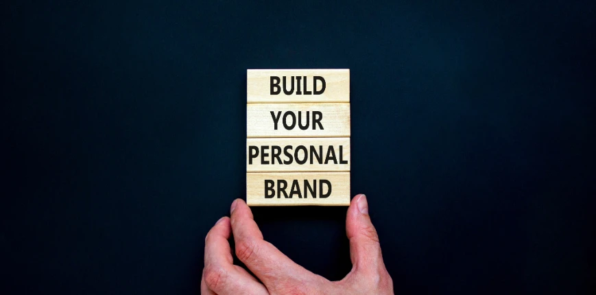 personal branding ที่รีฮันน่าใช้ในการทำแบรนด์ fenty beauty