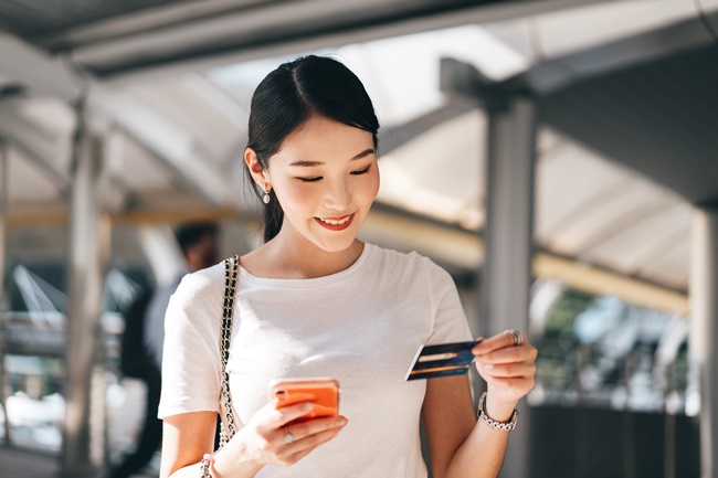7 เทคนิคเลือก และใช้บัตรเครดิตให้คุ้มค่า
